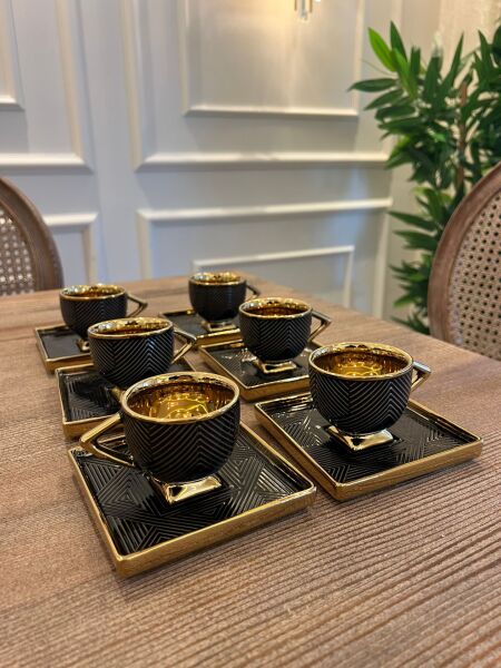 Siyah gold türk kahvesi fincanı
